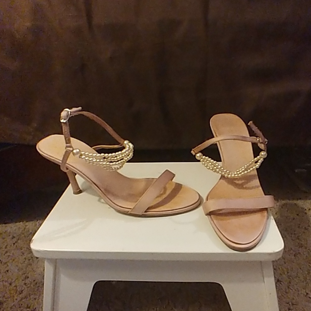 Women's shoes